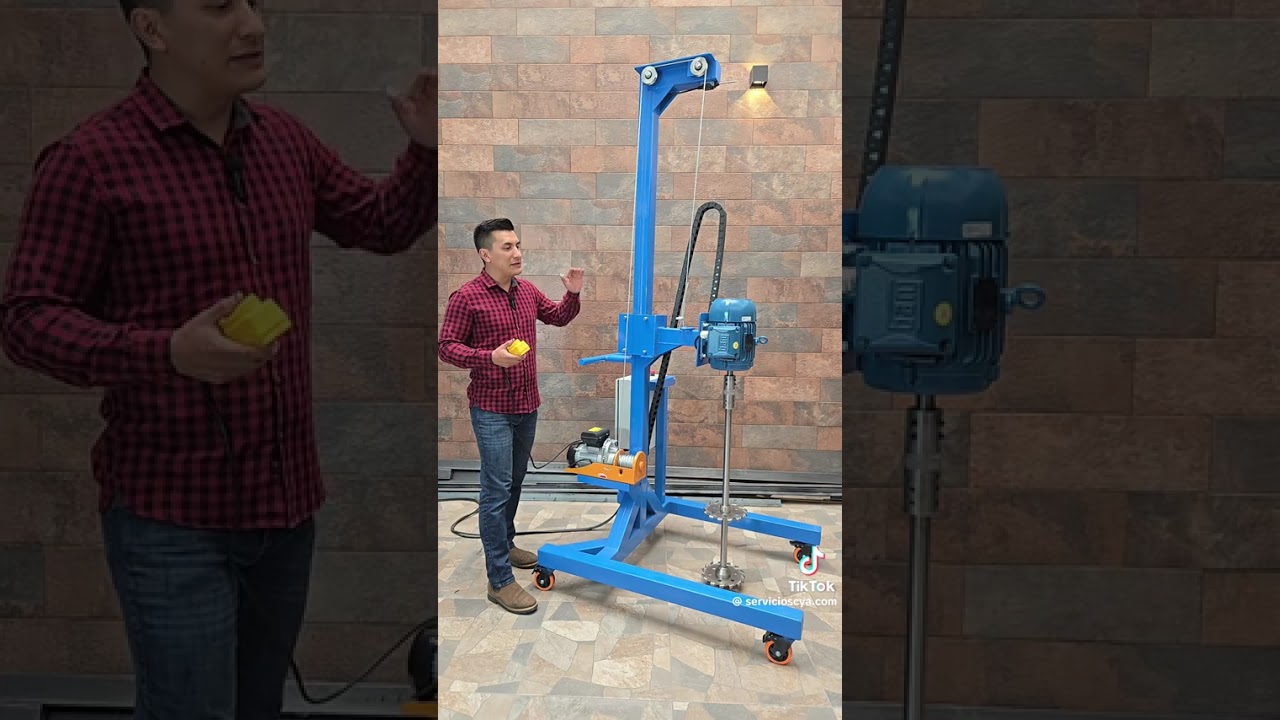 Agitador industrial con elevador eléctrico, control de velocidad y flecha de acero inoxidable. 