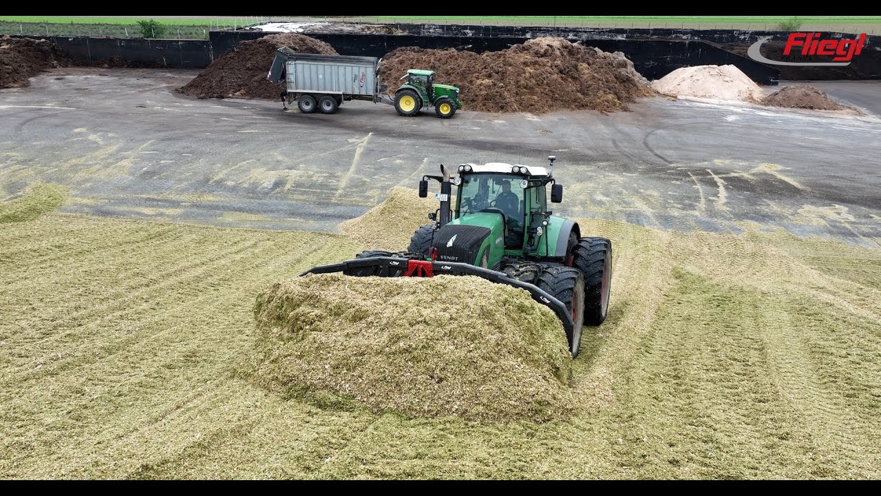 #fliegl #silo #Fourche&agrave; #ensilage  #ma&iuml;s #gps #herbe #ensilage