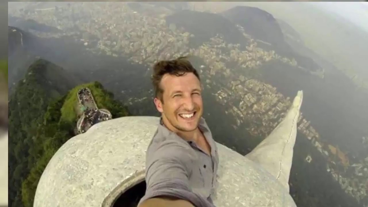top 10 most dangerous selfies ever taken, incredible, amazing, selfie,