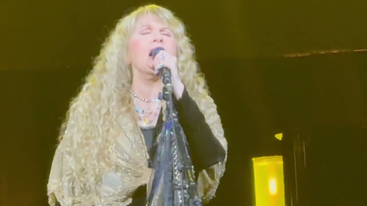 Stevie Nicks “Gold Dust Woman” Portland 10/1/2025