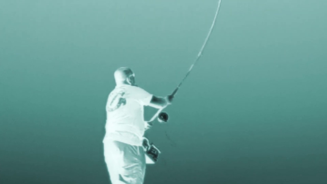 RAW OVER HEAD FLY CASTING Two Handed fly rod casting in the salt , FROM A JETTY