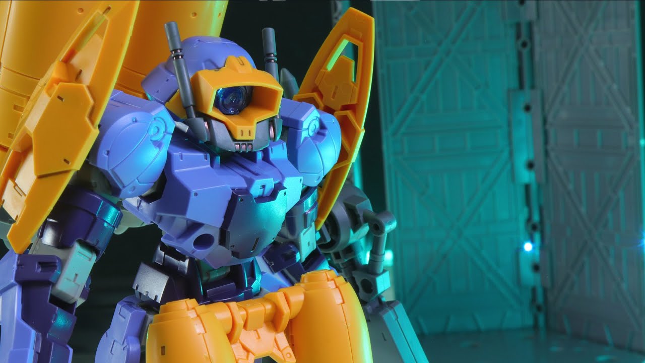Is this the cheap alternative to Kotobukiya's hangar chain base?