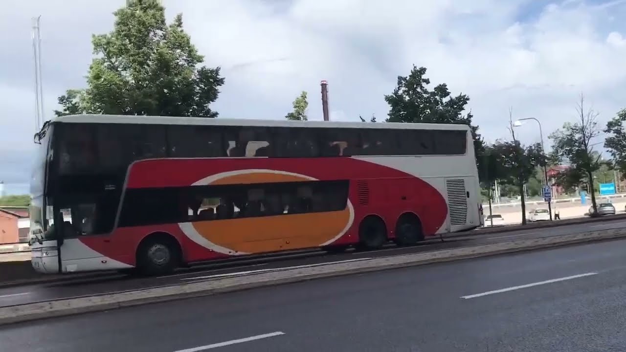 Bussar på Fjärbuss terminalen Linköping