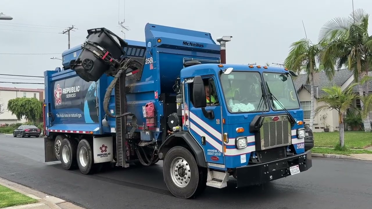 Republic Services Post New Year's Garbage Day 2026