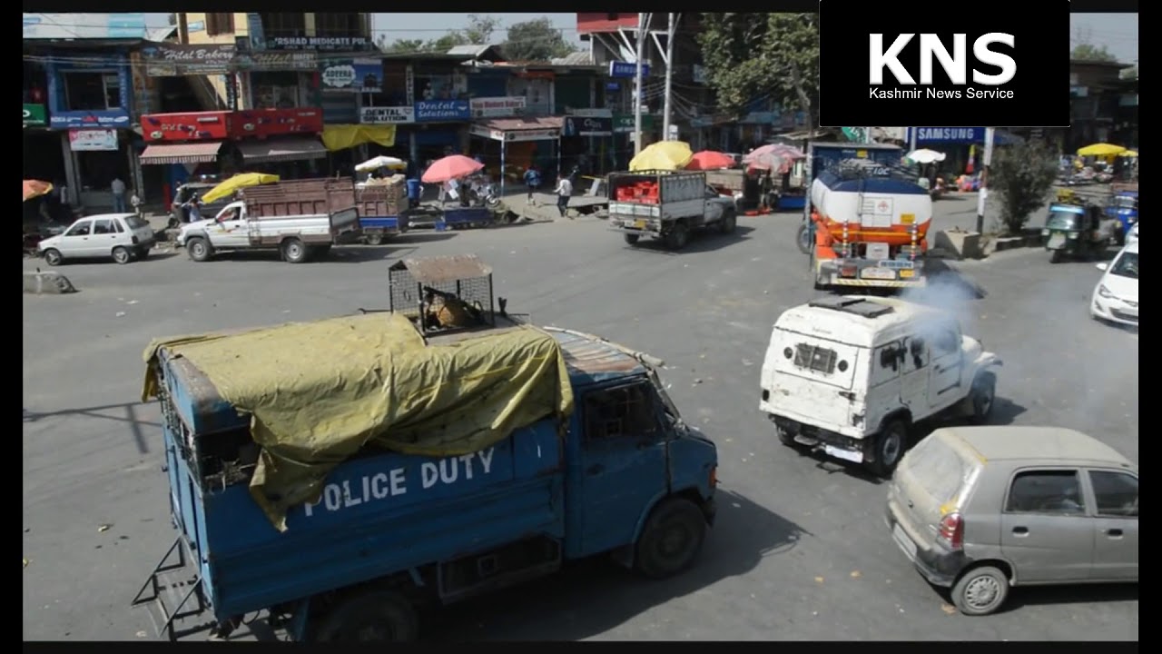 Video: Stone pelting in Pulwama town after hair chopping protest