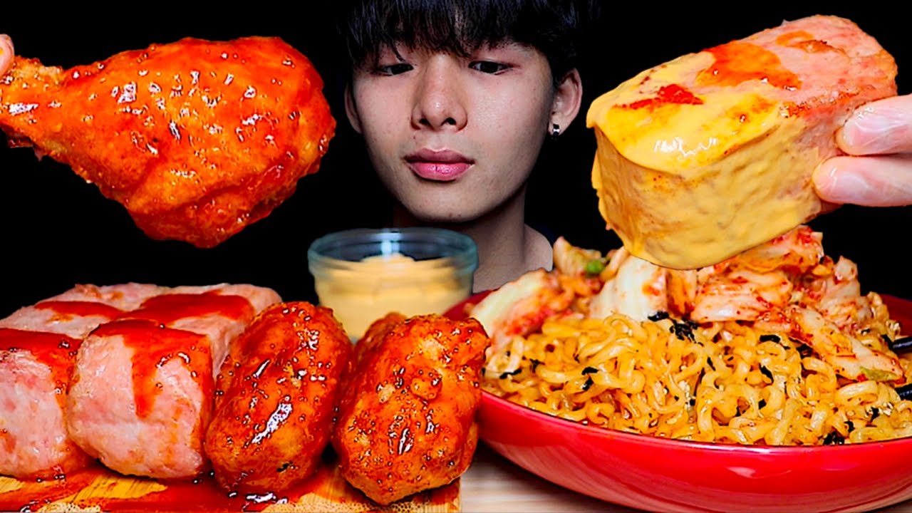 ASMR SPICY FIRE NOODLES, SPAM, BBQ CHICKEN, KIMCHI BBQ시크릿양념닭다리치킨 스팸 卡邦尼火雞辣麵, BBQ炸雞, 午餐肉 | MAR ASMR