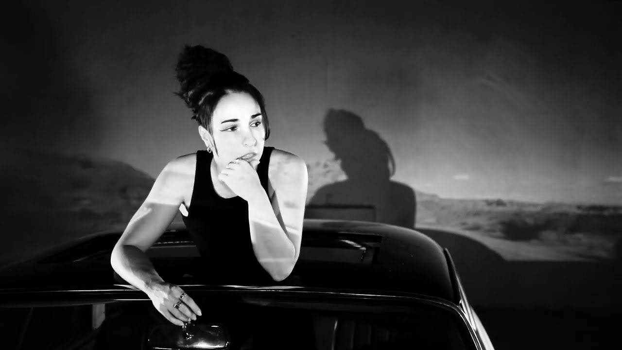 La Perra Blanco - Treat me (Like a man should do)