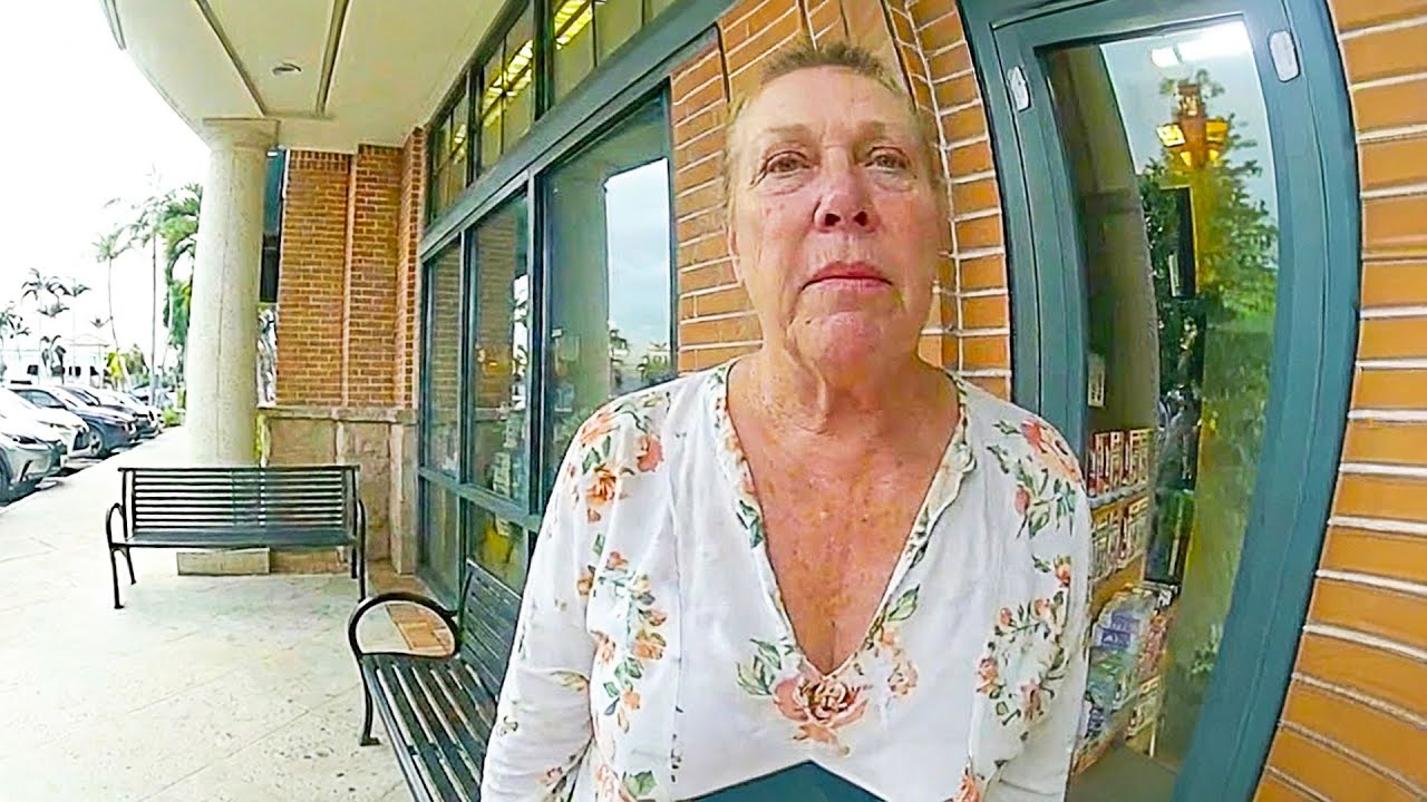 Angry Woman Chokes Her Daughter In Law Inside A Bookstore, All Hell Breaks Loose