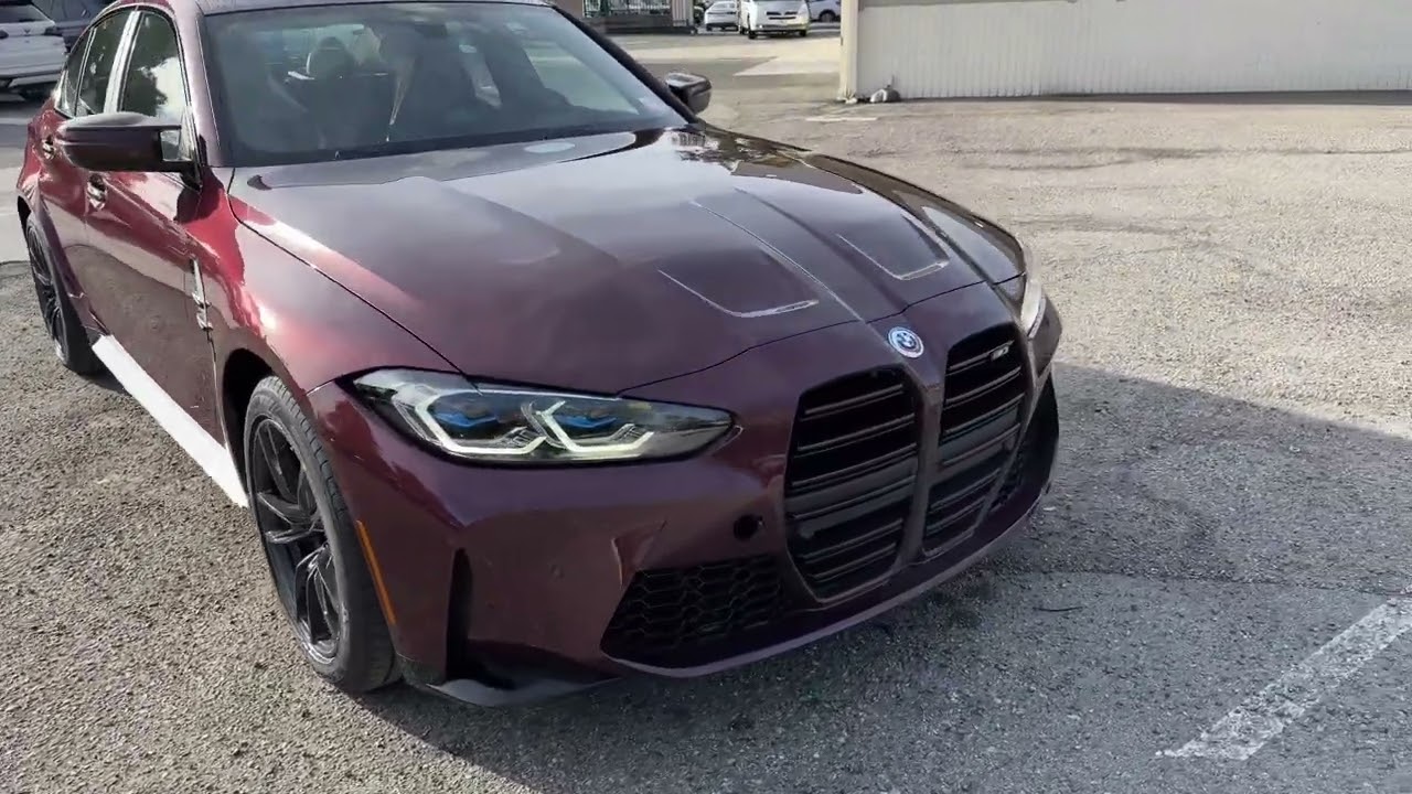 Tour the 2023 M3 in individual Wildberry | 4K