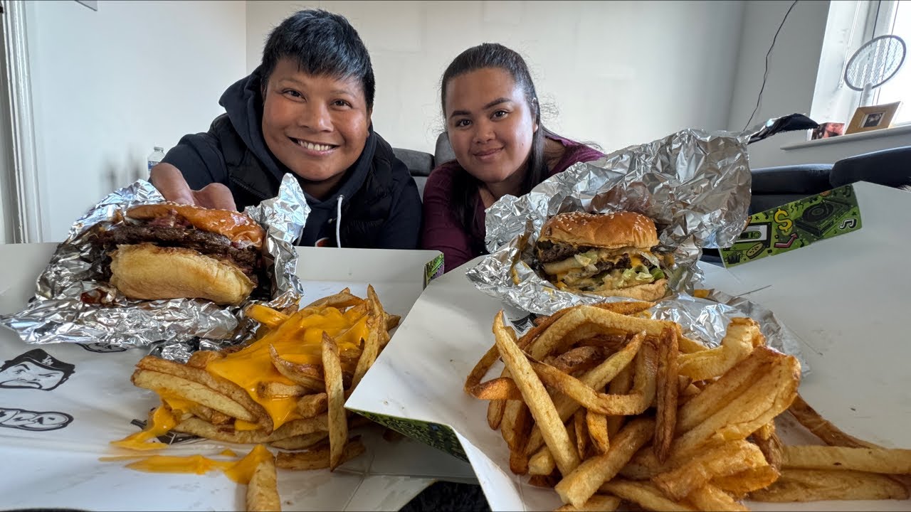 Давайте съедим БУРГЕР 🍔 и КАРТОФЕЛЬ ФРИ 🍟