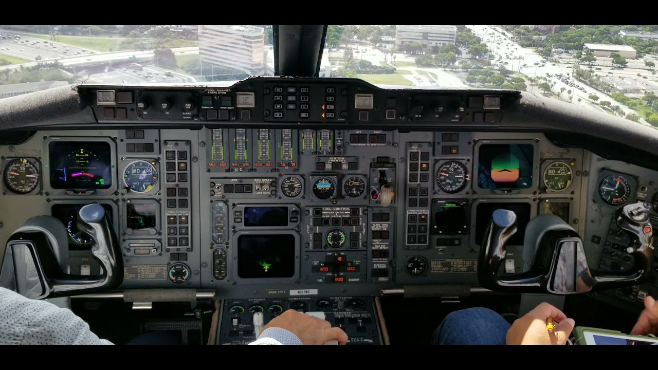 Bombardier Challenger 601 Ram Air Turbine tes landing Fort Lauderdale Executive Airport