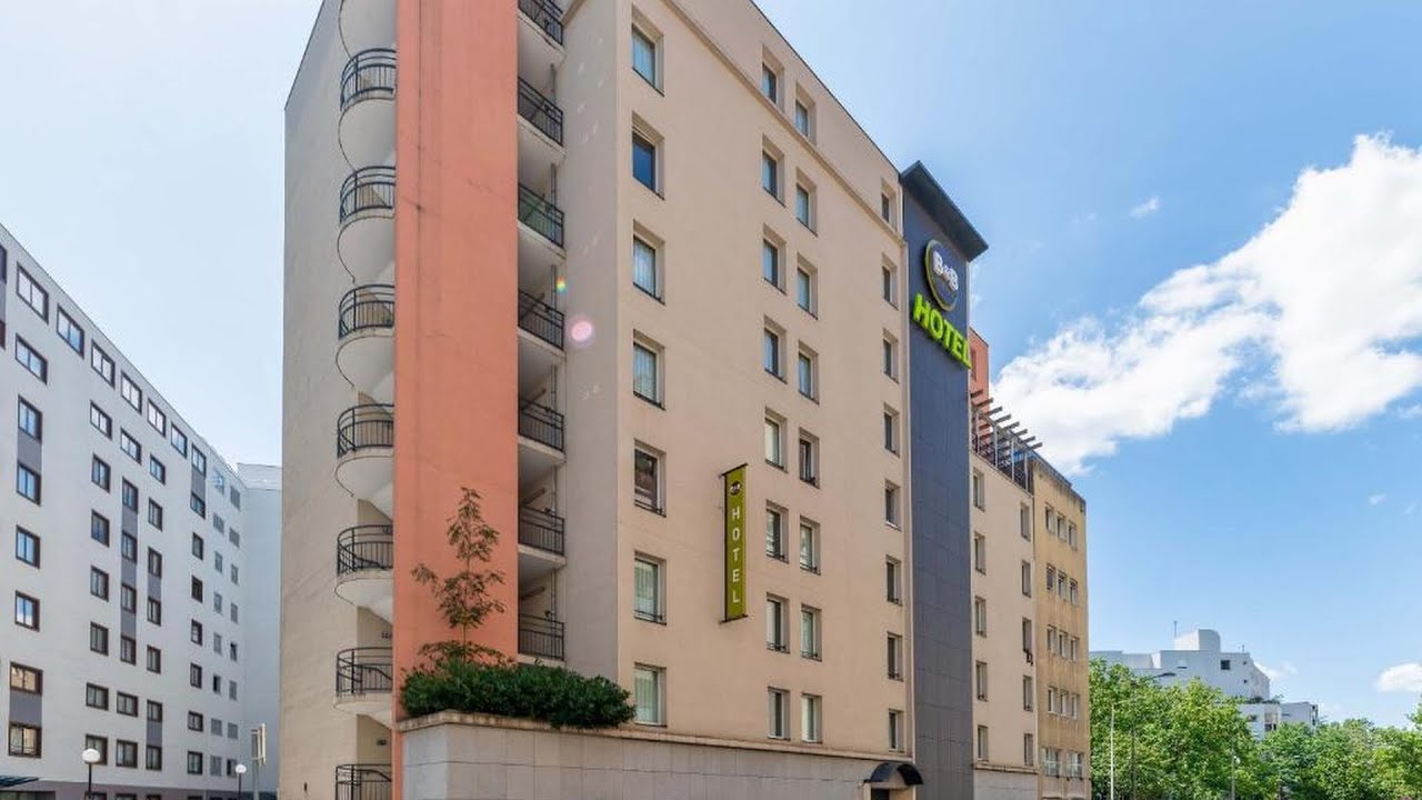 B&B HOTEL Lyon Caluire Cite Internationale | Lyon, France | Hotel Review🏠
