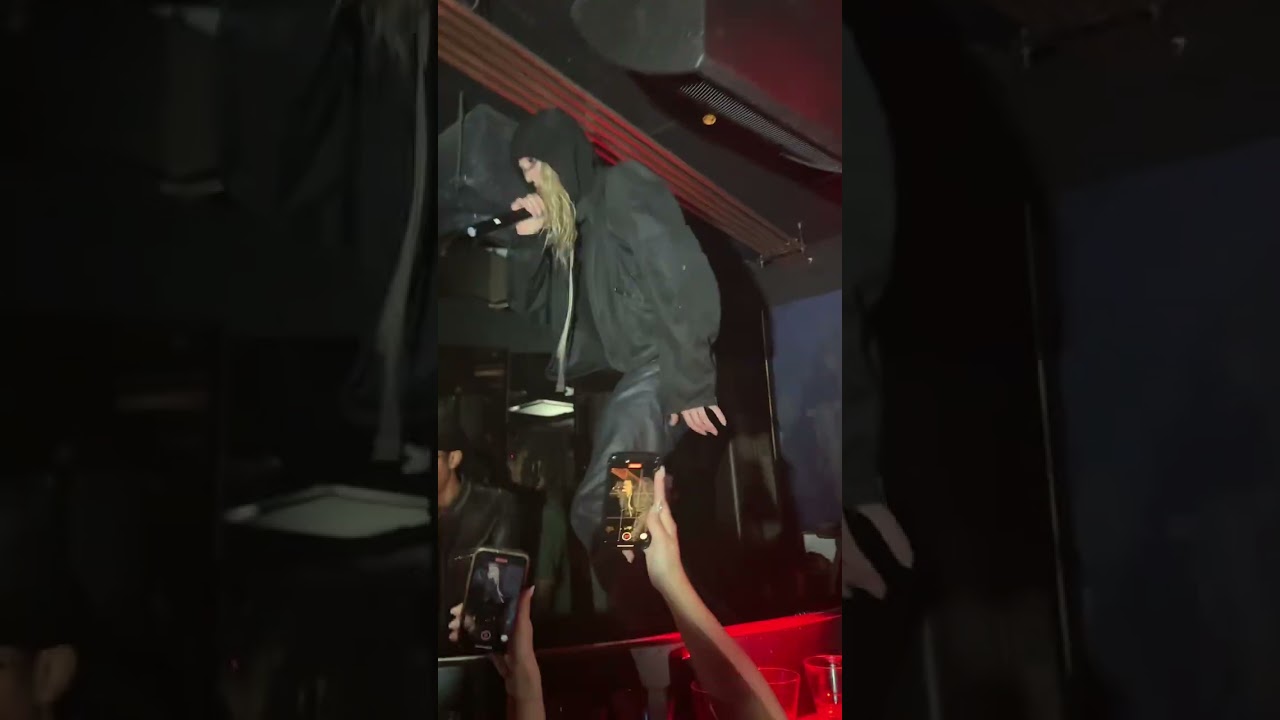 2hollis NYFW
