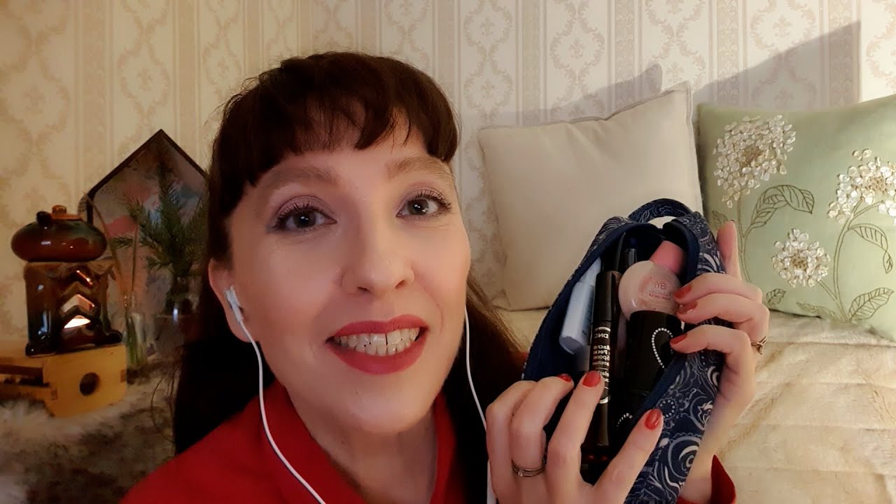 АСМР что в моей косметичке. Дорожный вариант. Близкий шепот. ASMR my cosmetic bag