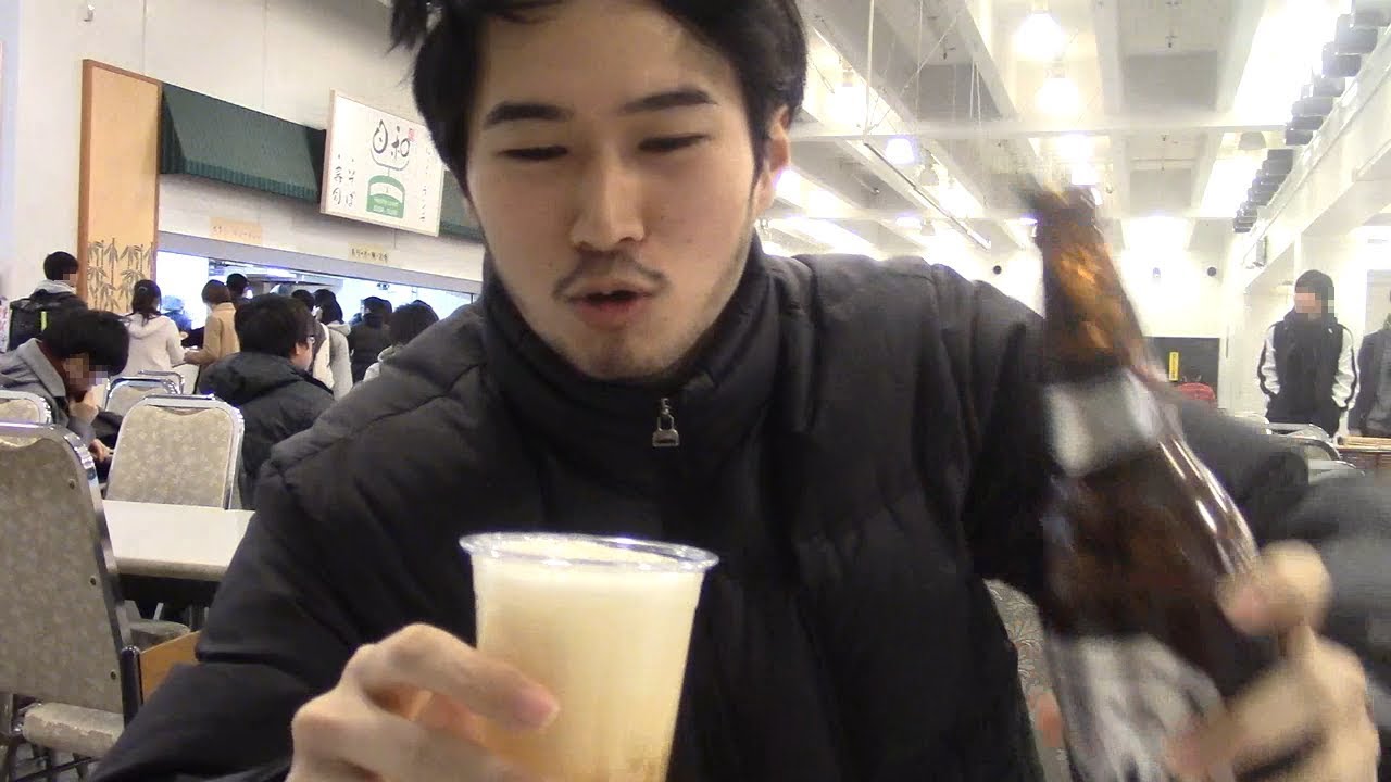大学の食堂で酒飲んでみた