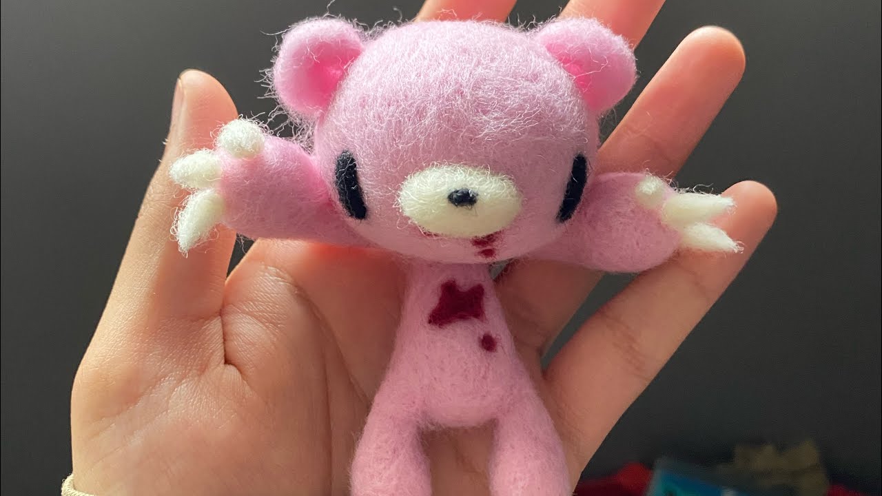 wool felted gloomy bear timelapse