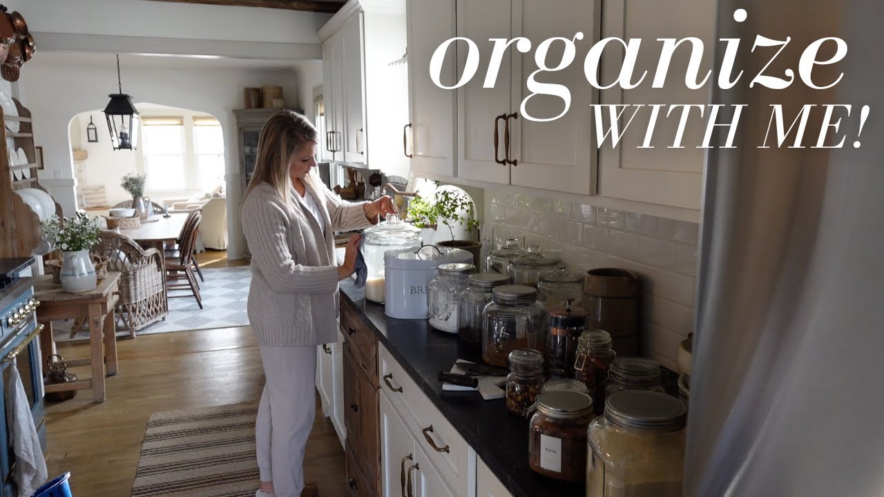Cleaning and Organizing my Cottage Style Kitchen!
