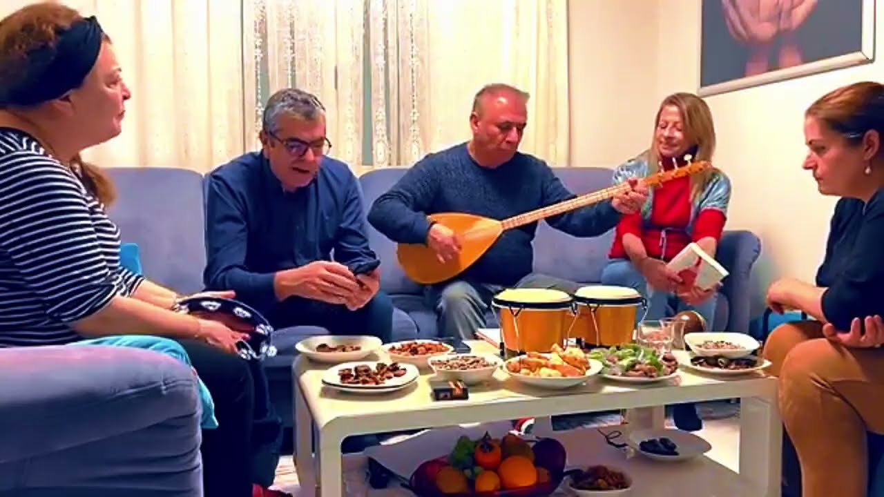 Ali Yildirim ve Ezgi Nurhak/Alaca Bir Mavi