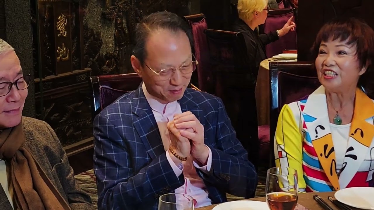 李龍與高潤權是結拜兄弟，龍七哥全力支持八弟權師傅製作入行五十年節目。