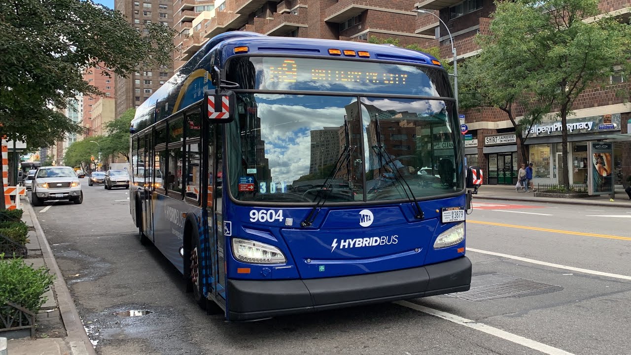Battery Park City Bound 2021 New Flyer XDE40 Xcelsior 9604 M9 Bus At 23rd St & 1st Av