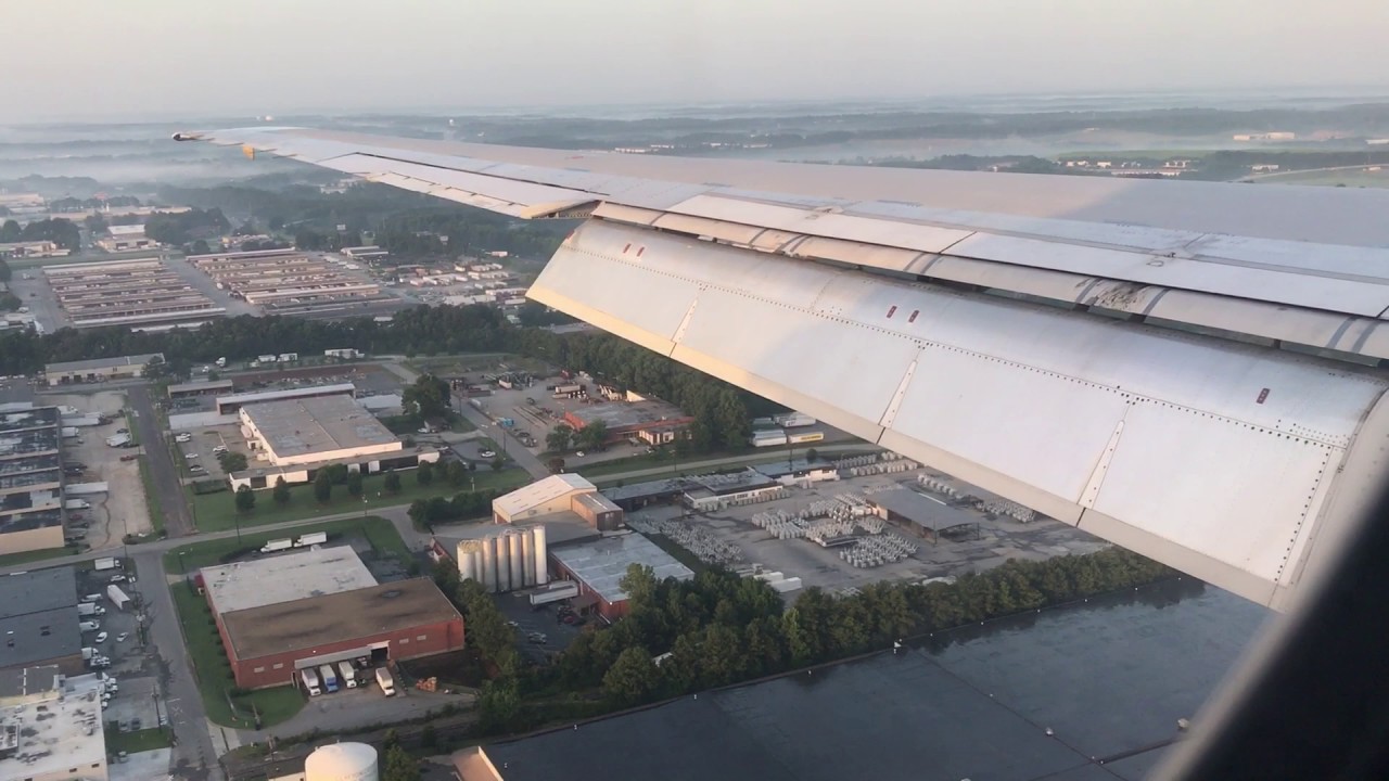 Delta MD88 landing in Atlanta