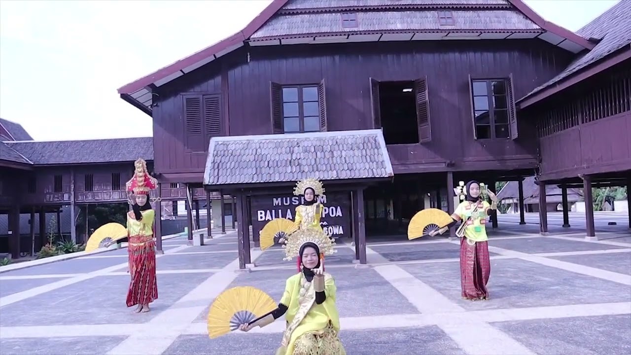 Keren!! Tari 4 Etnis Sulsel di Museum Balla Lompoa