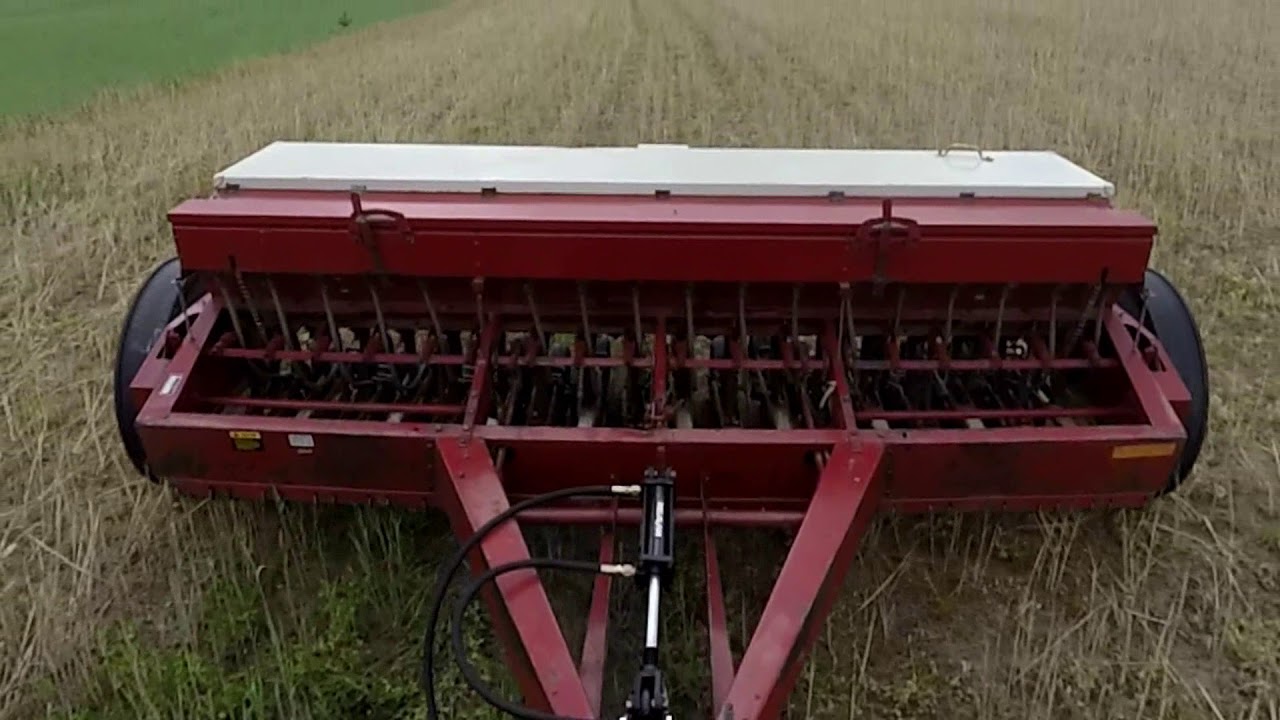 IH 510 Grain Drill Food Plot Seeding with Cover Crops