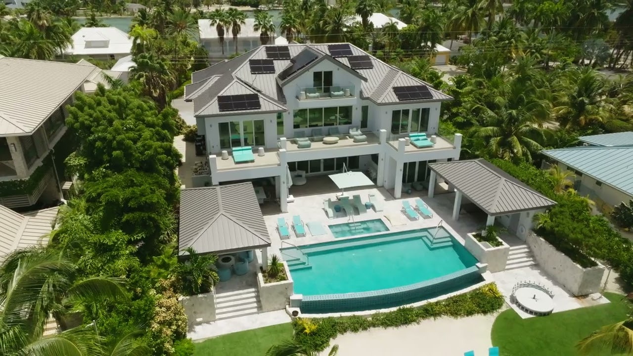 NEW SUN RAYS AT RUM POINT, BEACHFRONT HOME, AZURE REALTY CAYMAN, GRAND CAYMAN