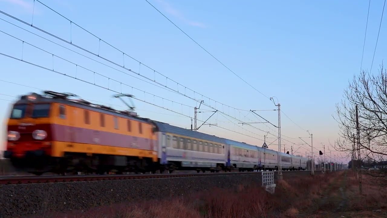 EP09-046 z pociągiem IC 2821 Koziołek