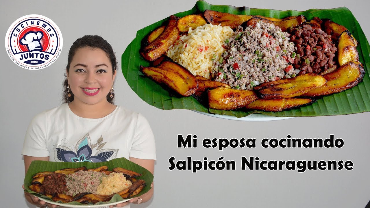 Mi esposa cocinando salpicon nicaraguense
