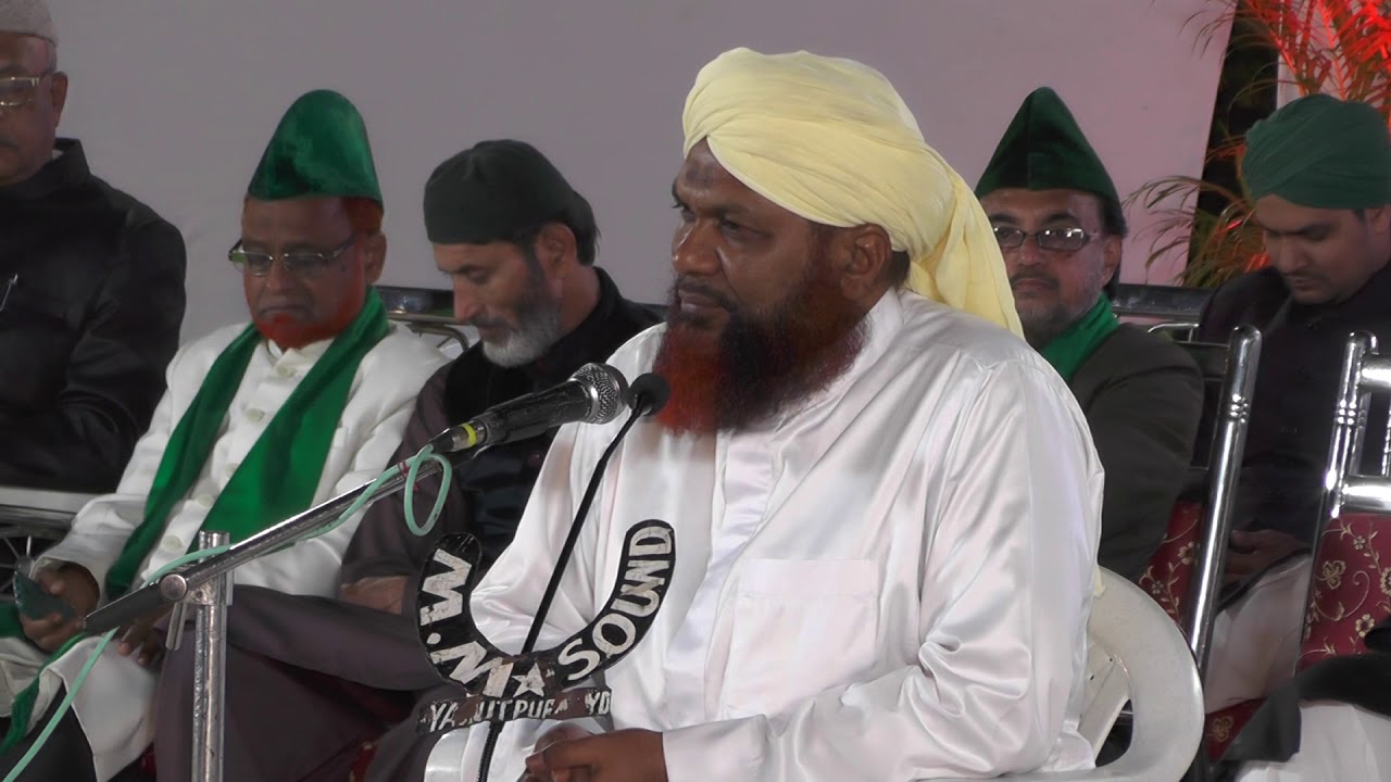 Mufti Masood Ahmed Barkati of Jame E Ashrafia Mubarakpur UP seen addressing 26th Jalse Milad Un Nabi