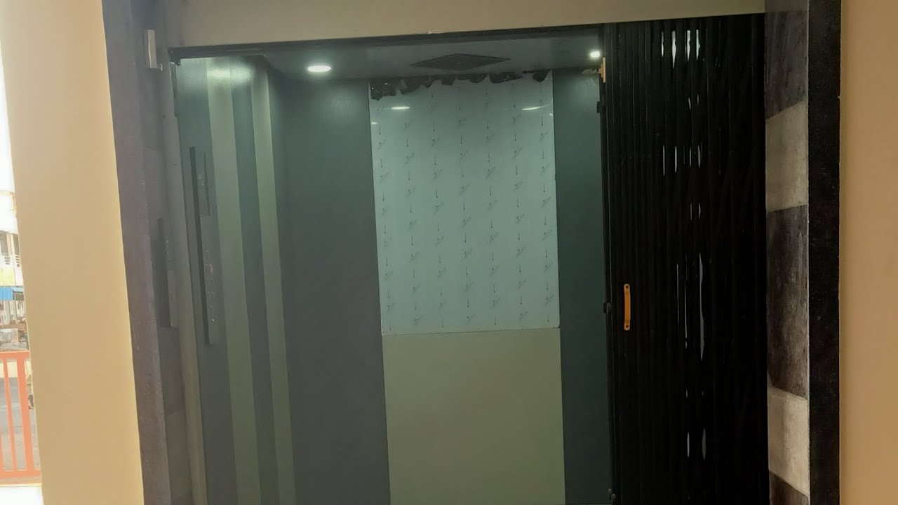 COLLAPSIBLE GATE 2500 CAPACITY AND CENTER OPENING OUTDOOR LIFT 1020 KG CAPACITY