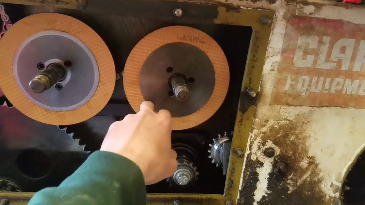 Bobcat M-610 Part 6.  Steering clutch installation