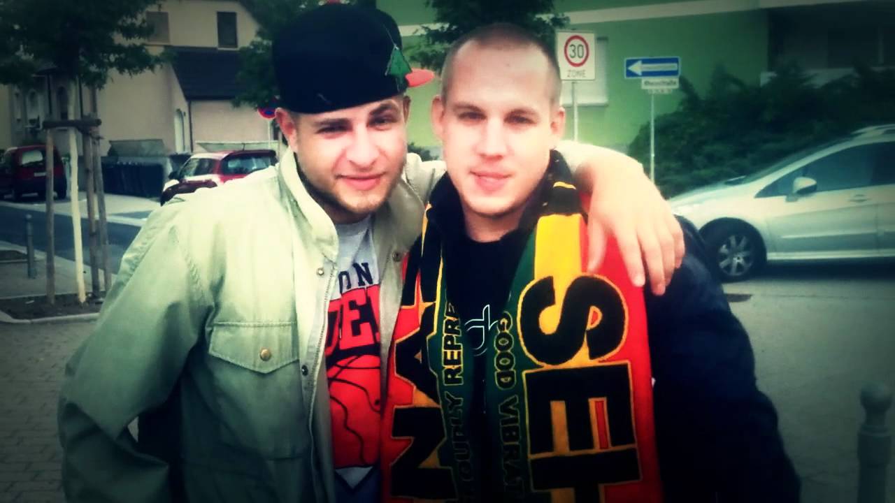 Carl (Pow Pow Movement) and Slonesta (Buschwerk Bouncesystem) talking to Portugal