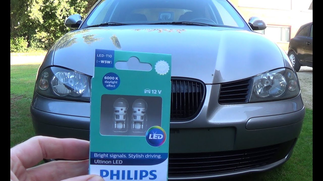 Replacing the parking light Seat Ibiza 6L / MK4 @ the left side (passenger) T10 / W5W