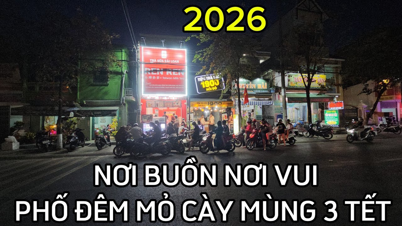 Chỗ đông chỗ vắng! Phố đêm Mỏ Cày mùng 3 Tết 