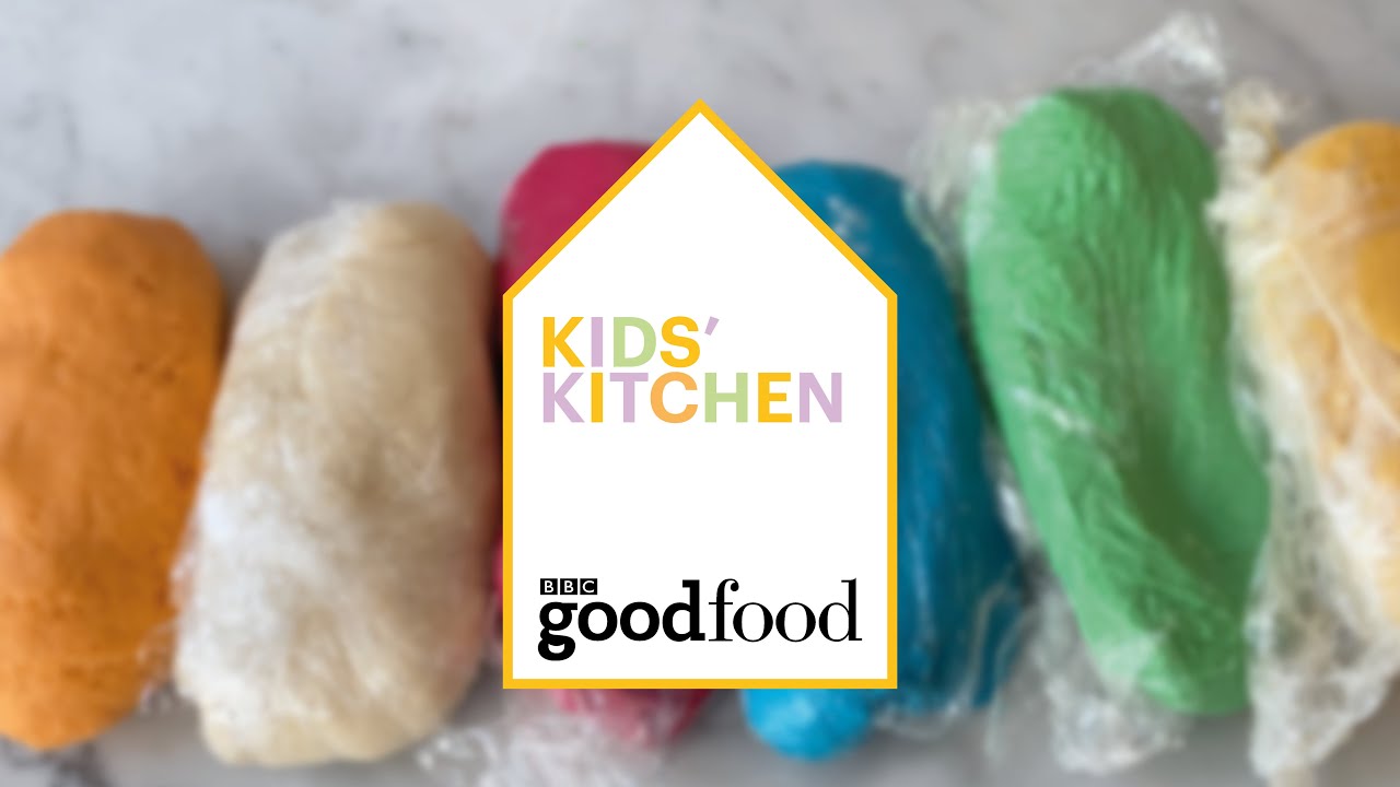 Kids' Kitchen - How to make playdough