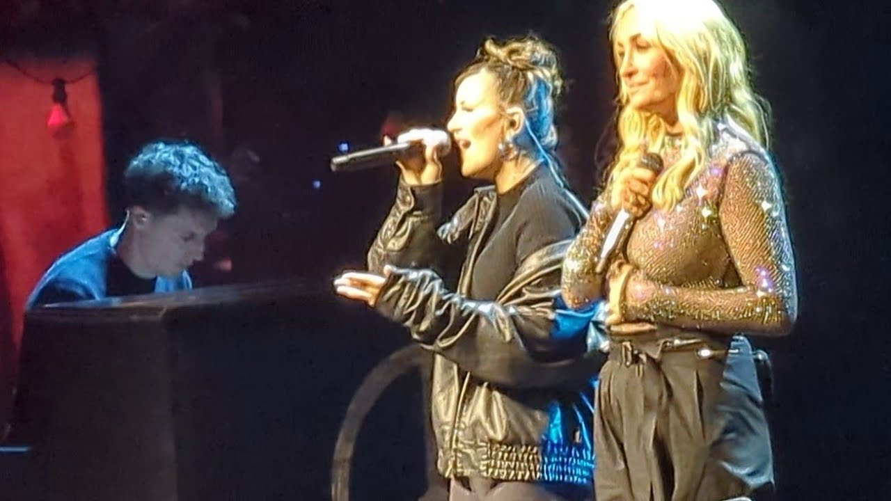 Sarah Connor - I Wonder mit Summer Terenzi in Berlin Not So Silent Night Tour 2023