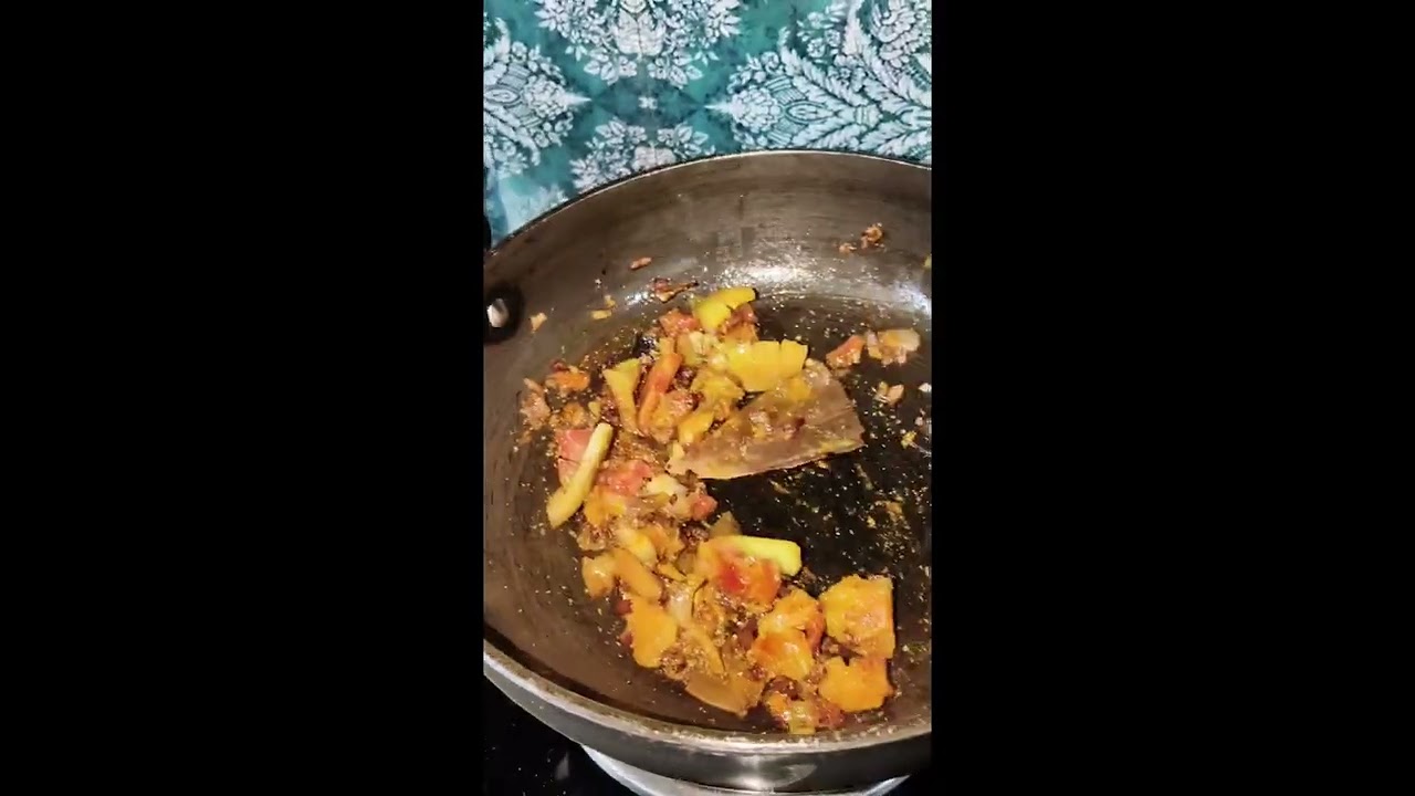 #Cabbagepakodacurry#cabbage#cabbagerecipe#cabbagecurry 
