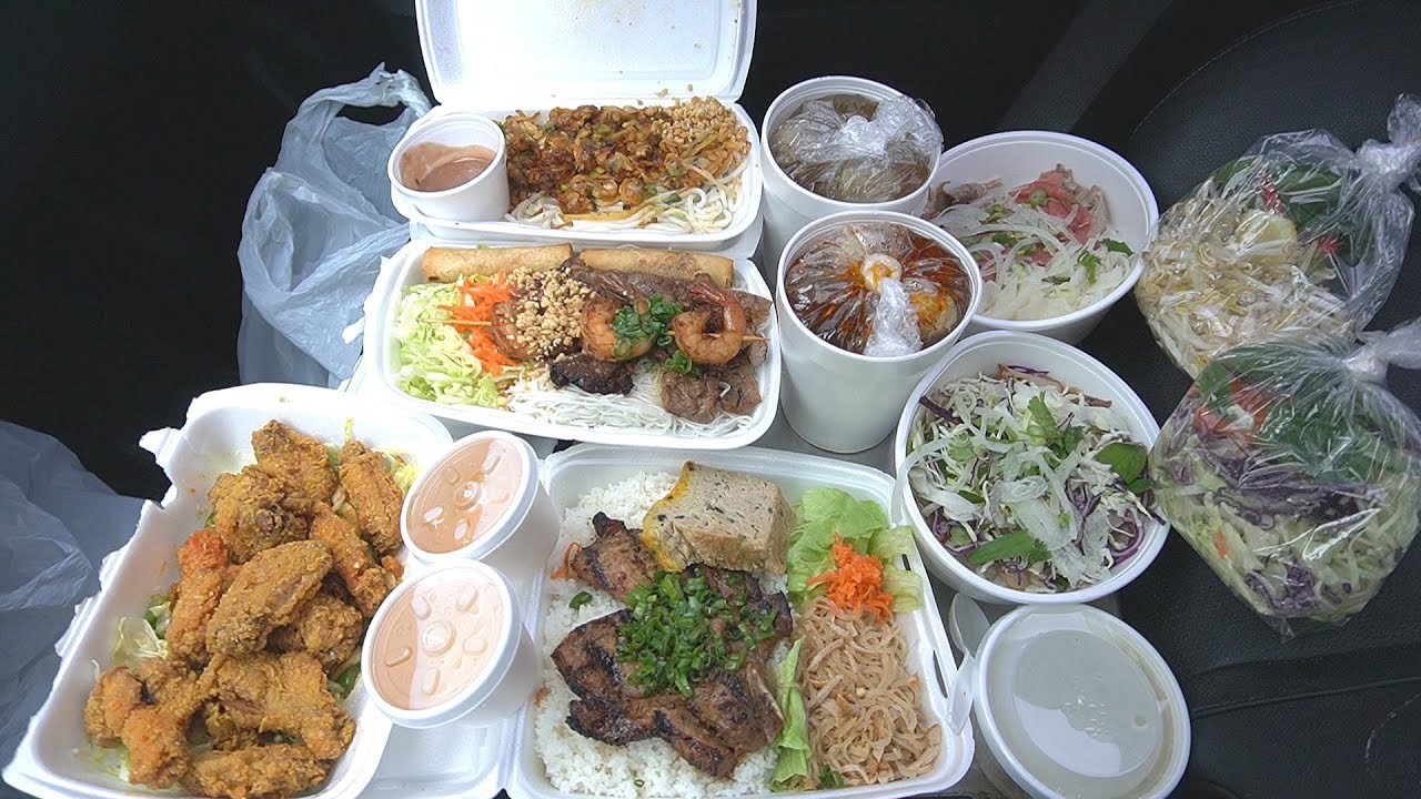 Eating at the Best RATED VIETNAMESE RESTAURANT in my City
