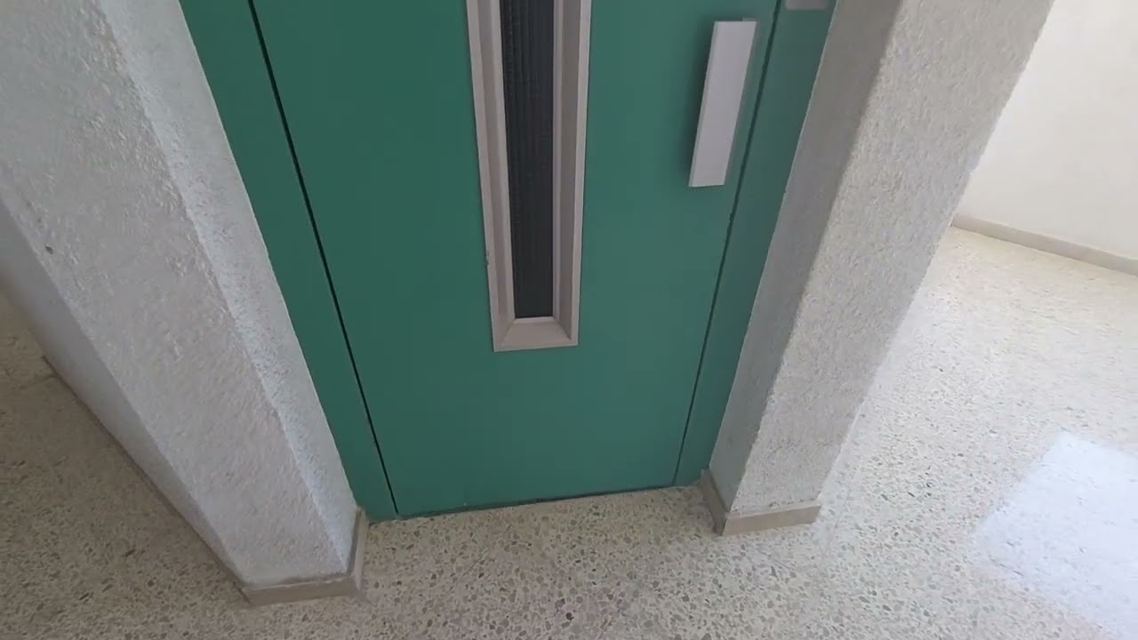 Orona lift in a building Meritxell
