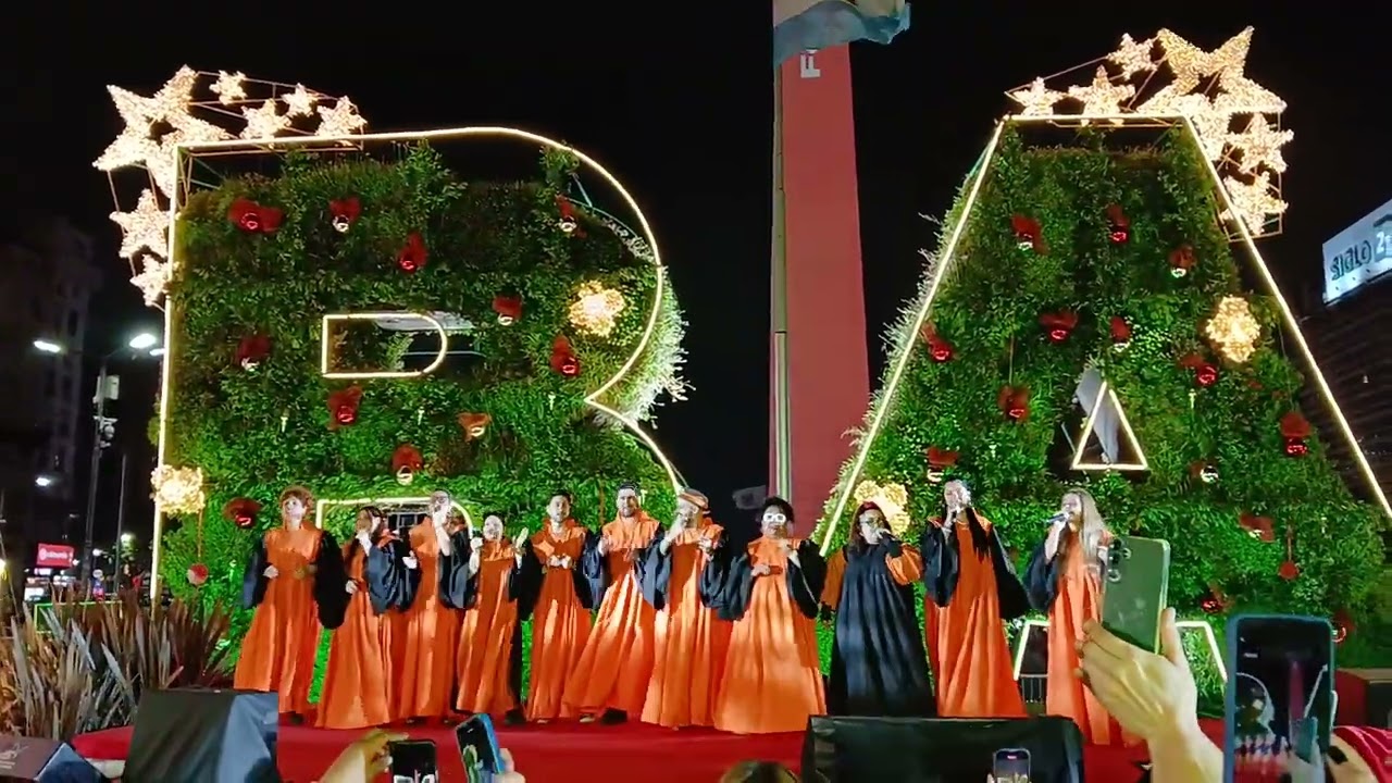 Encendido de luces de Navidad en el Obelisco de Buenos Aires/AFRICA SOUND