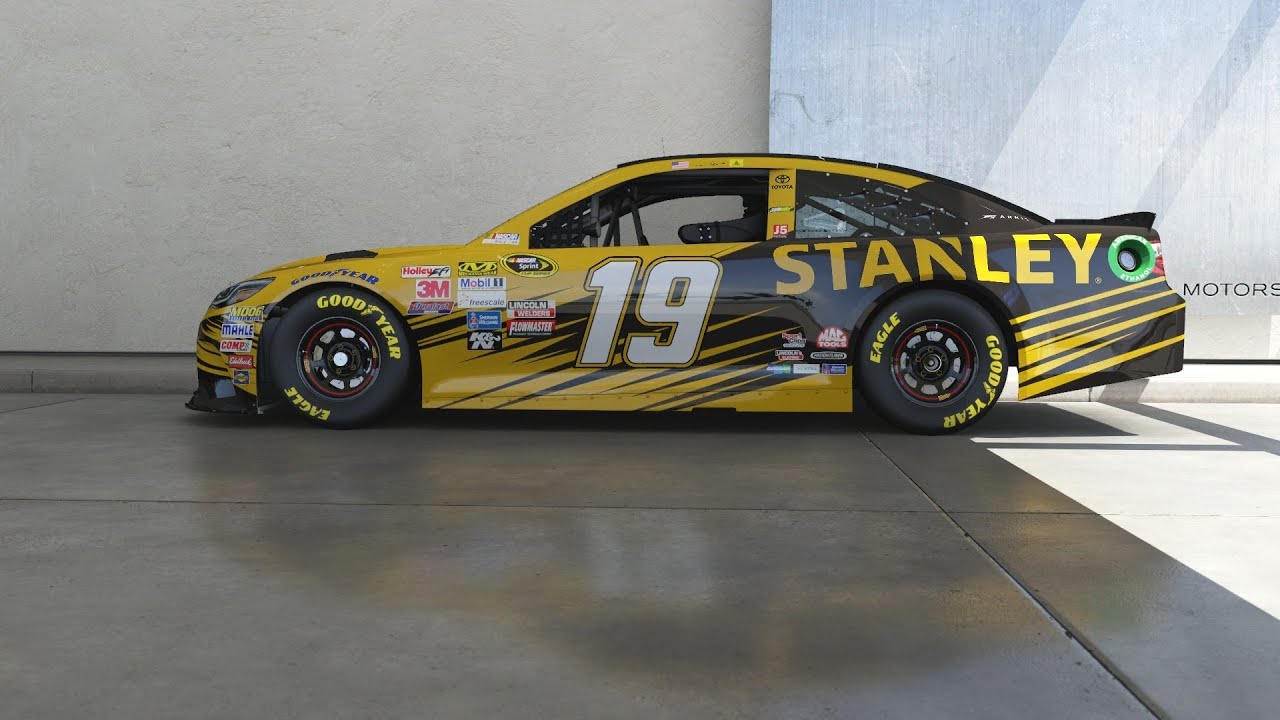 Forza Motorsport 6 - 2016 Toyota Camry Stock Car