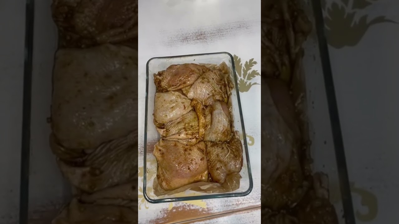 Самые вкусные куриные бёдрешки в духовке😋😋😋                                