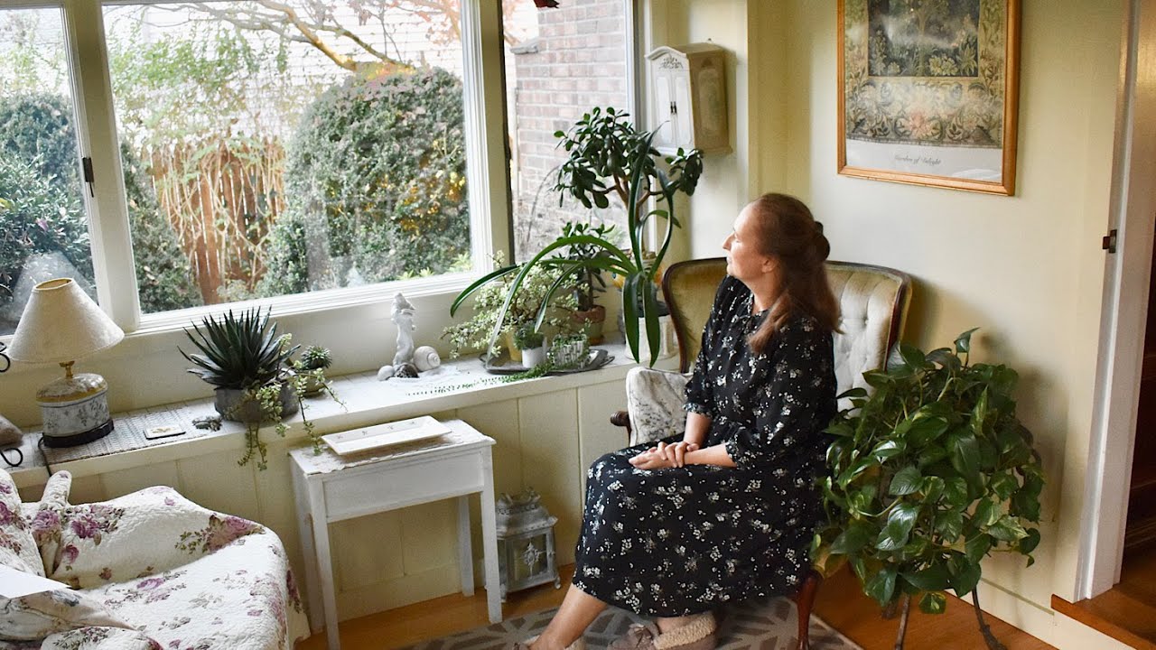 Tour of my cozy SUNROOM. Happy times!
