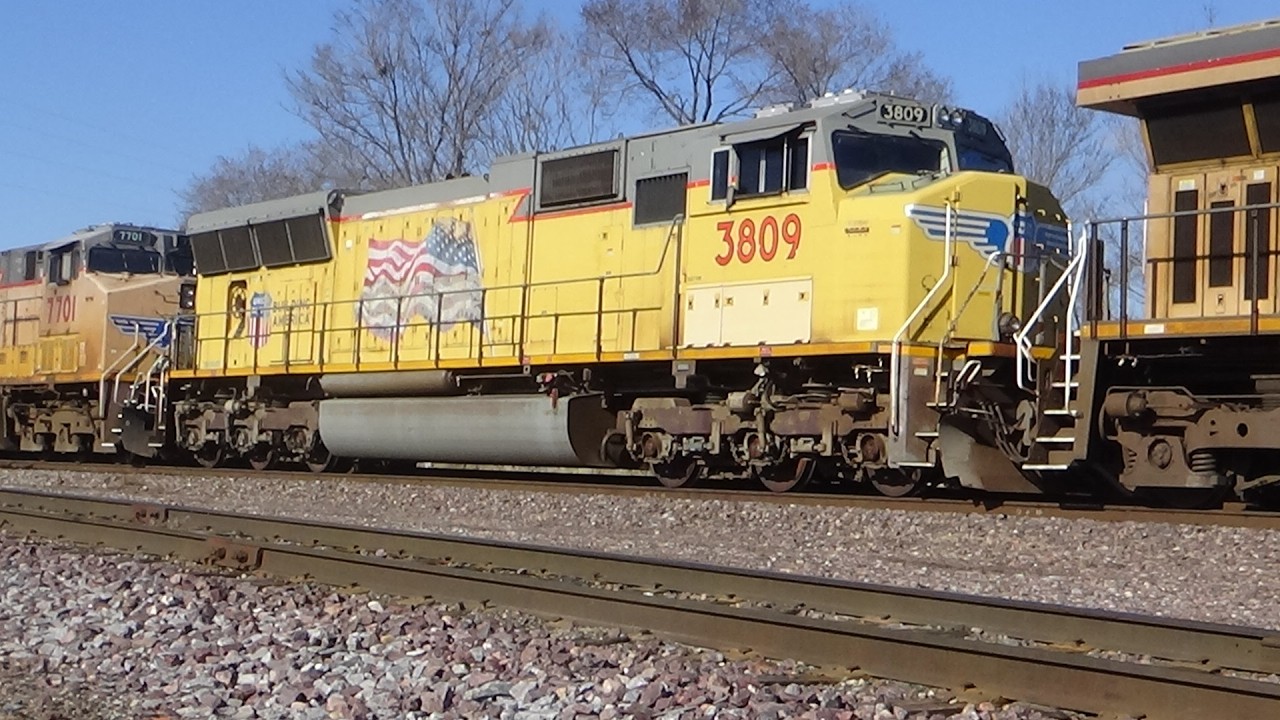 UP Geneva Sub Double coal empty Chicago Council Bluffs and a meet March 12, 2026