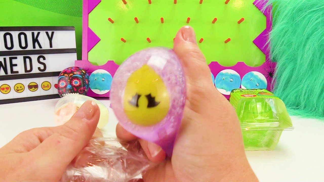 Halloween Gudetama Plays Fizzy and Phoebe's Disk Drop Game