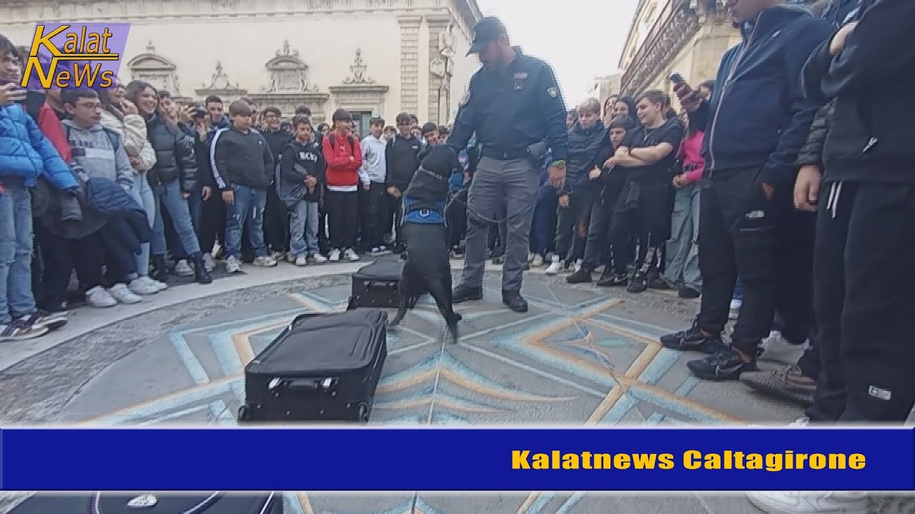 Caltagirone Un giorno da poliziotto la Polizia di Stato tra la gente per la gente incontra le scuole