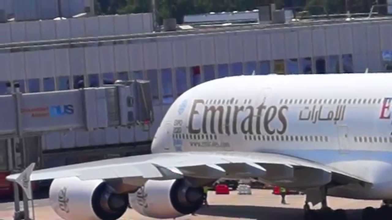 Emirates A380-800 at Düsseldorf Airport (DUS)