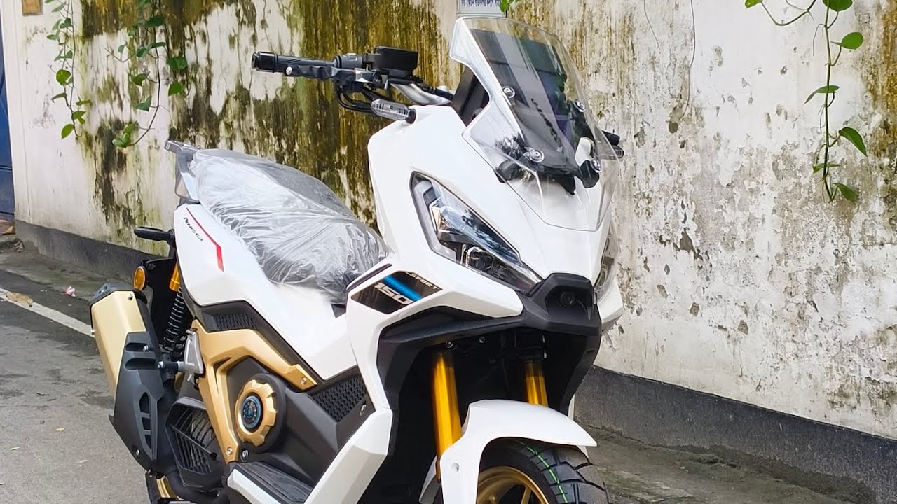 অবশেষে Motosuper Adviser 150 এসে পড়েছে আমাদের অফিসে এবং পেয়ে যাবেন আমাদের ডিলারের কাছে। 